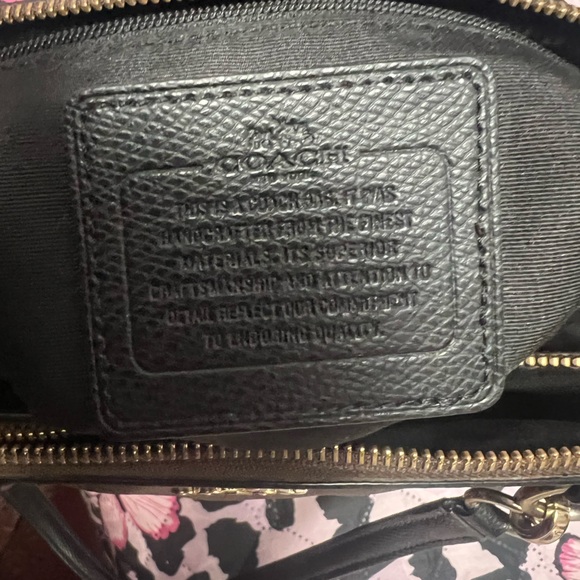 Coach Purse Signature C - Picture 7 of 16